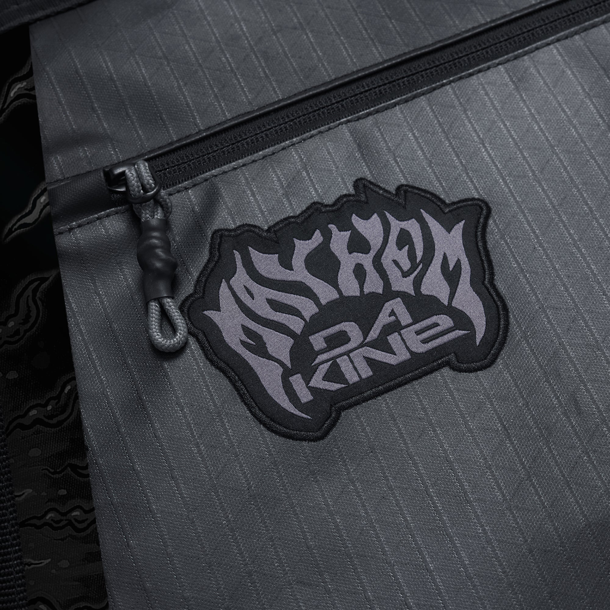 Daylight DLX Surfboard Bag Thruster X Mayhem - Mayhem Black