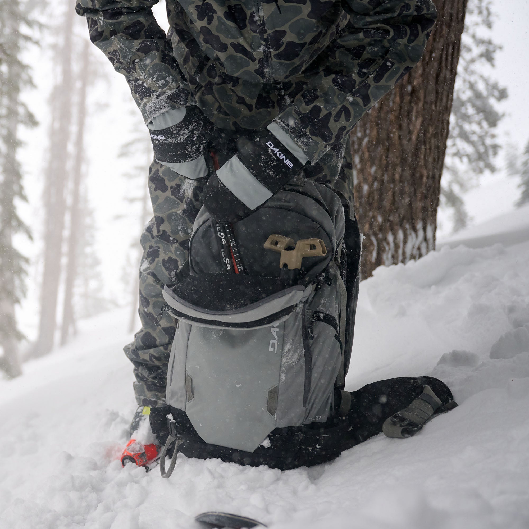 Poacher Backpack 32L - Griffin