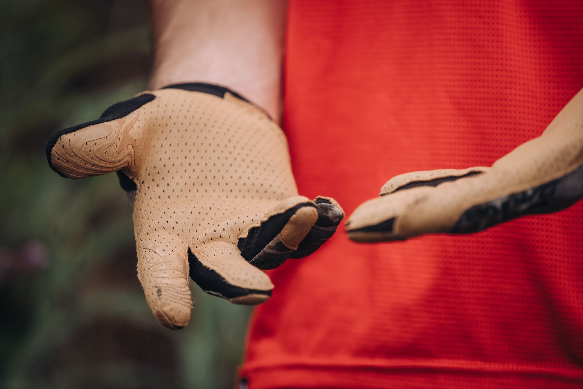 Vectra 2.0 Gloves - Red Tide